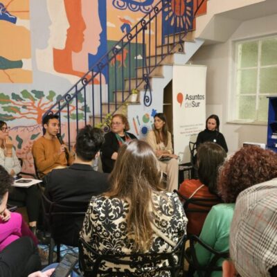 Niñas en las TIC: construir equidad desde la infancia para democratizar la tecnología. Niñas en las TIC: construir equidad desde la infancia para democratizar la tecnología.