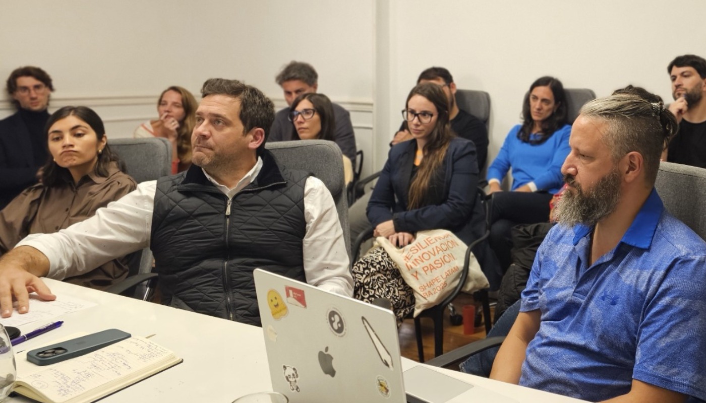 WhatsApp Image 2025-05-26 at 13.19.55 Gobernanza y Democracia en la Era de la IA: Desafíos y Oportunidades para el Sur Global.